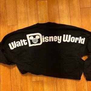 Walt Disney world spirit jersey. Black size small.